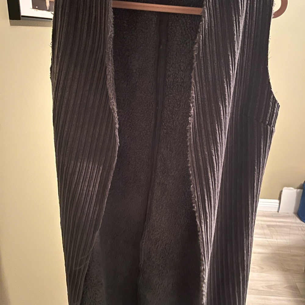 Gray Sleeveless Vest